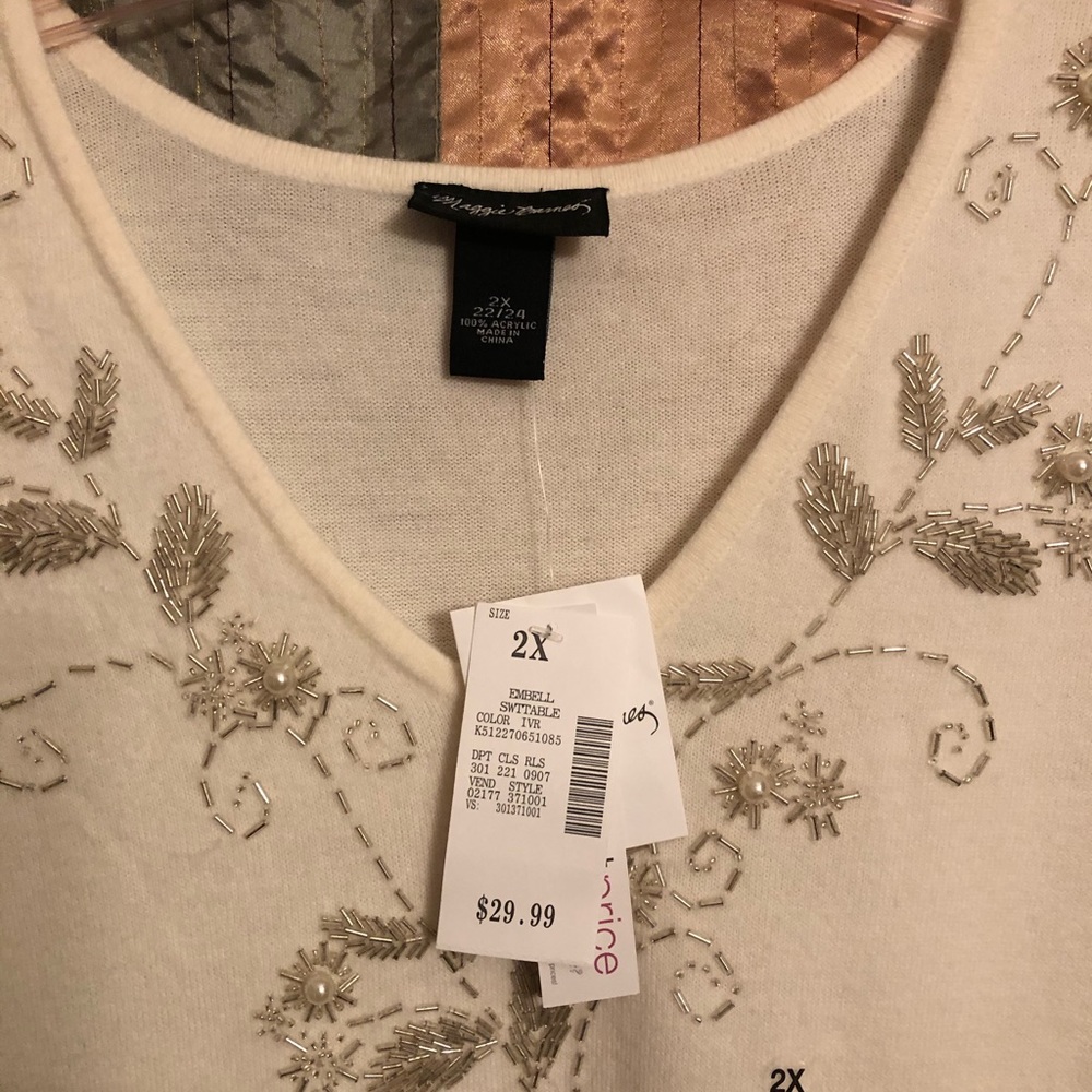 Cream sweater with embroidery and pearls
